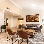 Villa Sausalito - Newly Designed 4Br House & Pool By Topanga